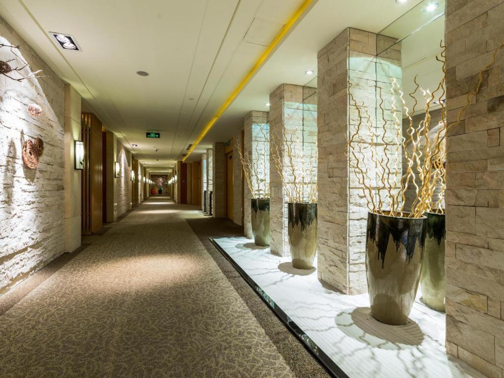 Huana Hotel Minhang Shanghai Exterior foto